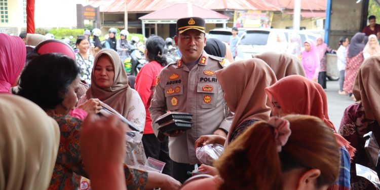 Menyemarakkan Bulan Suci Ramadan 1446 H, Polres Pasbar Gelar Bazar Ramadan Murah