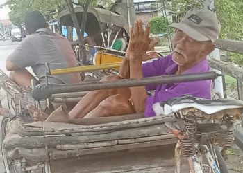 Kisah Inspiratif: Kakek 85 Tahun di Pemalang Tetap Mengayuh Becak Meski Berpuasa