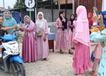 Yayasan Pendidikan Al-Ma’arif Gebang Berbagi Takjil, Tebarkan Kebahagiaan di Bulan Ramadhan