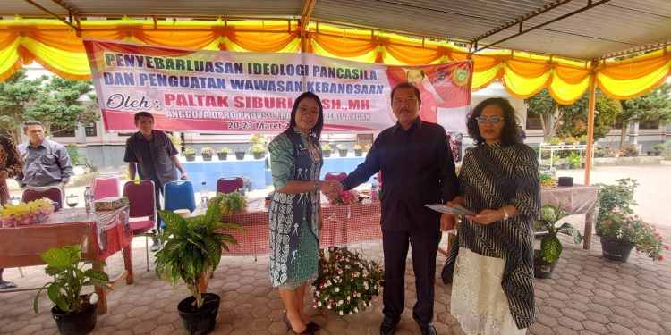 Kepsek UPT SMP 013 Sibuntuon Parpea Ajukan Proposal Bantuan Buku ke DPRD Sumut