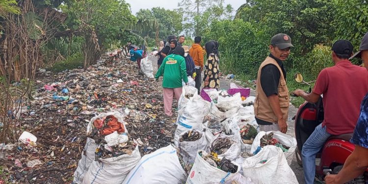 AMPHIBI Galang Aksi Peduli Lingkungan di Bulan Ramadhan, Tukar Sampah dengan Minyak Goreng