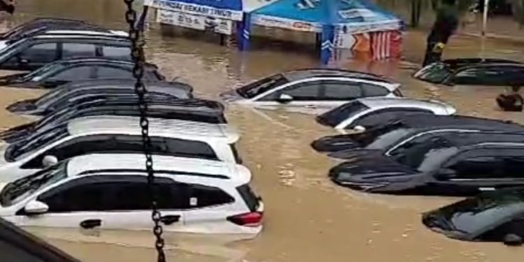 Banjir Landa 7 Kecamatan di Bekasi, Ribuan Warga Mengungsi