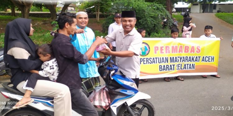 Komunitas PERMABAS Kota Sabang Berbagi Makanan Iftar di Bulan Ramadan