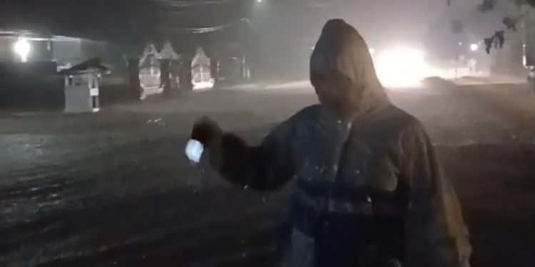 Banjir Kepung Trumon, Jalan Lintas Tapaktuan-Subulussalam Lumpuh