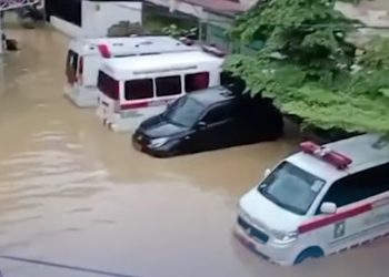 Banjir Besar Landa Parapat, Jalan Lintas Pematangsiantar-Toba Lumpuh Total
