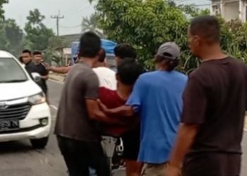 Dua Sepeda Motor Tanpa TNKB Tabrakan di Jalinsum Langkat, Dua Pengendara Luka Serius