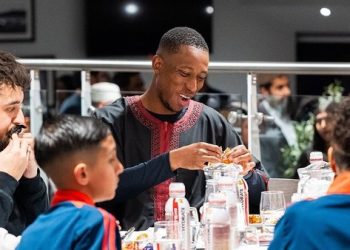 Manchester United Bikin Sejarah, Pertama Kali Gelar Buka Puasa di Old Trafford