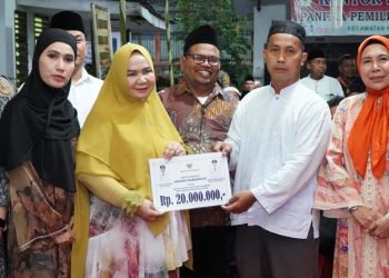 Safari Ramadhan di Kuala, Bupati Langkat Berikan Bantuan Rp40 Juta dan Paket Sembako