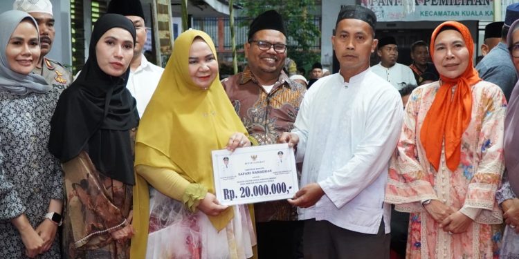 Safari Ramadhan di Kuala, Bupati Langkat Berikan Bantuan Rp40 Juta dan Paket Sembako