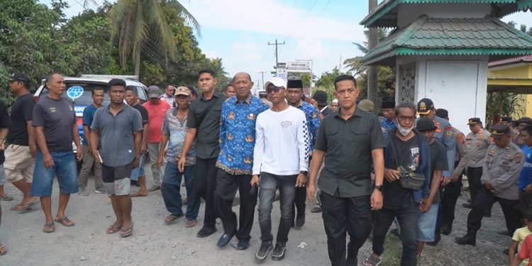 Bupati Langkat Temui Pendemo, Tegaskan Komitmen Perbaikan Jalan di Kecamatan Selesai