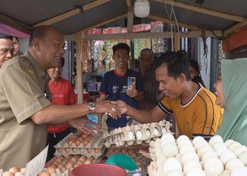 Bupati Langkat Syah Afandin Sidak Pasar Tanjung Pura, Pastikan Harga Stabil di Bulan Ramadan