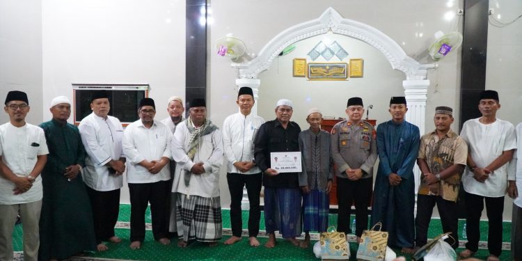 Bupati Langkat Sebar Tim Safari Ramadan, Sekda Salurkan Bantuan di Masjid Al Huda Stabat
