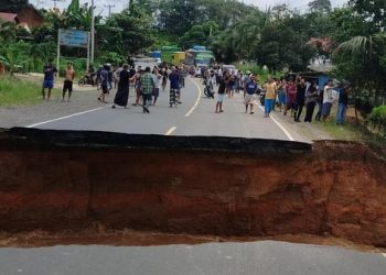Jalan Amblas, Jalur Sumbar-Jambi Putus Total
