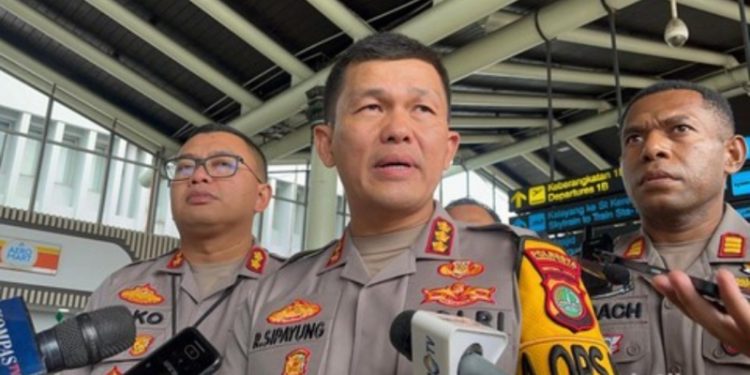 Polisi Bandara Soetta Gagalkan Keberangkatan 10 Calon Jemaah Haji dengan Visa Kerja