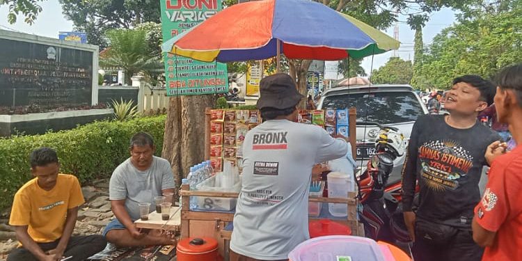 Pemutihan Pajak Kendaraan di Pemalang, Jadi Berkah Tersendiri Bagi Pedagang Kopi