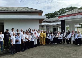 Ketua DPRD Pasbar Gelar Acara Halal Bihalal Seluruh Pegawai Sekretariat Dewan