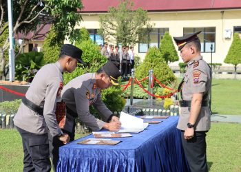 Kapolres Pasbar Pimpin Serah Terima Jabatan PJU Polres dan Beberapa Kapolsek