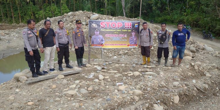 Polsek Talamau Sosialisasi Larangan Tamabang Emas Ilegal Di Talamau