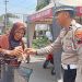 Satlantas Polres Pemalang Tebar Kebaikan, Bagikan Roti dalam Kegiatan “Jumat Berkah”