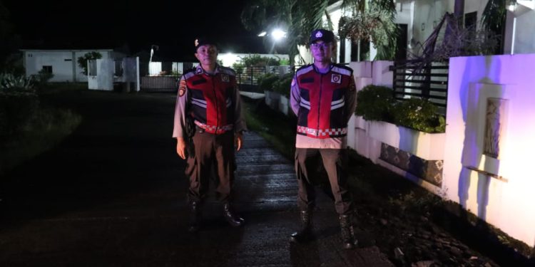 Memberi Rasa Aman dan Nyaman, Satuan Samapta Polres Pasbar Gelar Patroli Dialogis KRYD