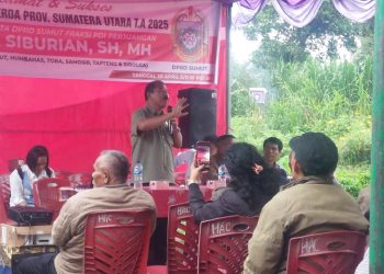 Paltak Siburian Sosialisasikan Ranperda Sistem Kesehatan di Desa Sitampurung, Taput
