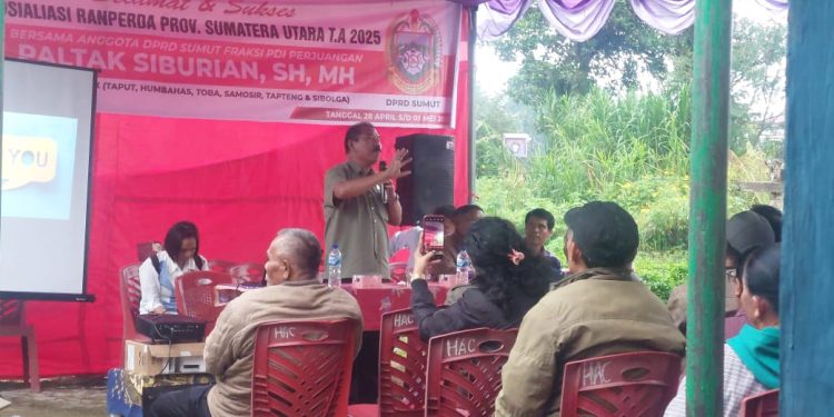 Paltak Siburian Sosialisasikan Ranperda Sistem Kesehatan di Desa Sitampurung, Taput