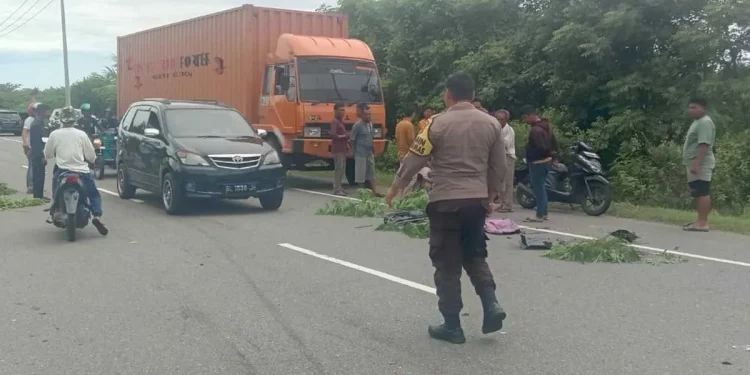 Tiga tewas dalam tabrakan minibus dan sepeda motor di Aceh Jaya