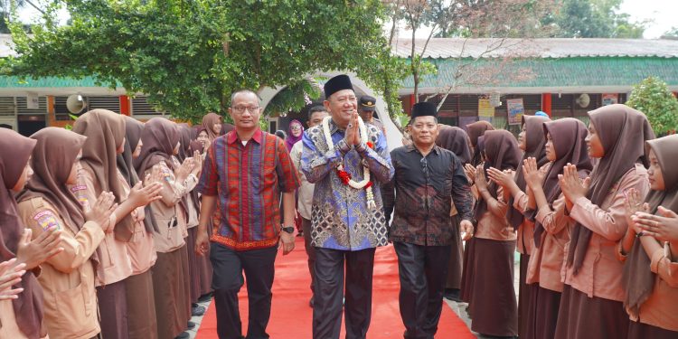 Bupati Langkat Luncurkan Gerakan 7 Kebiasaan Anak Indonesia Hebat di Peringatan Hardiknas 2025
