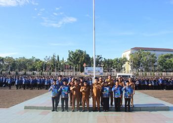 Bupati Pasbar Serahkan 1.043 SK PPPK Formasi Tahun 2024