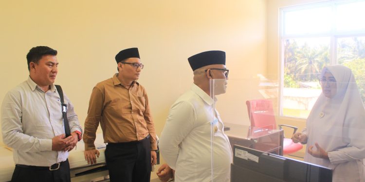 Plh Sekda Pasbar Dodi San Ismail Dampingi Bupati Yulianto Sidak ke RSUD