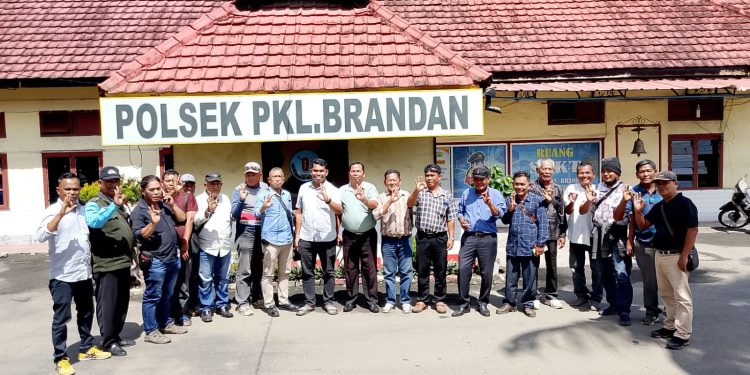 Kapolsek Pangkalan Brandan Jalin Silaturahmi dengan Awak Media,