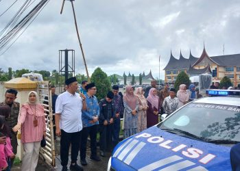 Wakil Bupati M. Ihpan Didampingi Pj Sekda Doddy San Ismail Melepas Secara Resmi Calon Jamaah Haji