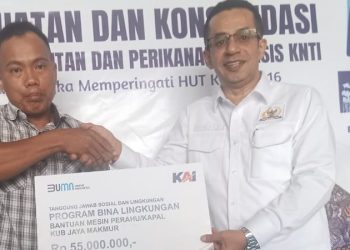 Penantian Panjang Nelayan Ketapang Terjawab, Rizal Bawazier Salurkan Bantuan Mesin Kapal