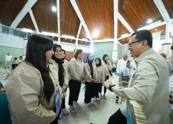 Lepas PMI ke Korsel, Menteri Karding Beri Pesan agar Bijak Kelola Gaji