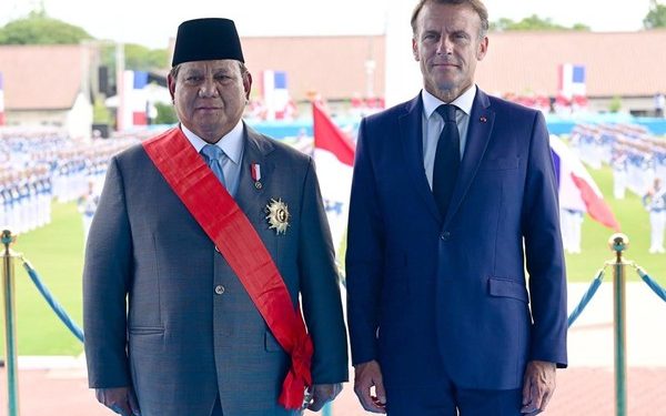 Prabowo Terima Kasih ke Macron Dianugerahi Grand Croix de la Legion d’Honneur
