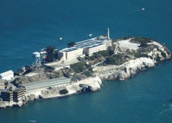 Trump Perintahkan Buka Kembali Penjara Alcatraz untuk Penjahat Keji