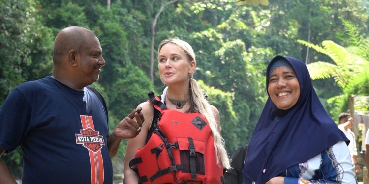 Gaet Ketua Limpol, Ny Endang Syah Afandin Bawa Pesona Bukit Lawang ke Kancah Nasional