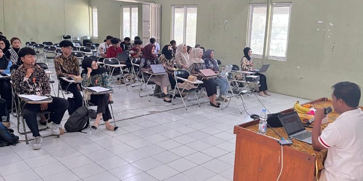 Tingkatkan Kapasitas Akademik, HMPS IP FISIP UPS Tegal Gelar Workshop Penulisan Ilmiah dan Publikasi Jurnal