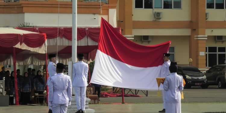 Pemkab Pasbar Gelar Upacara Bendera Peringati Hari Lahir Pancasila 2025