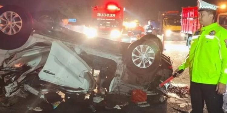 1 Tewas 2 Luka dalam Kecelakaan Maut Terios vs Truk Hino di Tol Pemalang-Batang