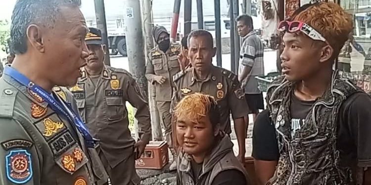 Puluhan Anak Punk Lawan Petugas Saat Ditertibkan di Pemalang, Warga Semakin Resah
