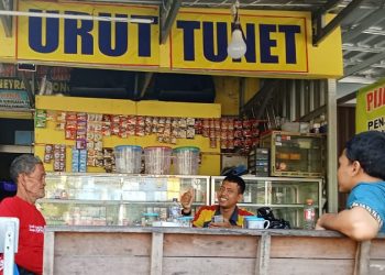 Taryono, Tuna Netra di Pemalang Raup Rp 30 Juta Setiap Bulan Dari Gerai Pijat dan Sembako