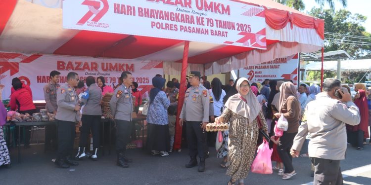 Polres Pasaman Barat Gelar Bazar Sembako Murah