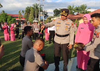 27 Personel Polres Pasaman Barat Mendapatkan Kenaikan Pangkat