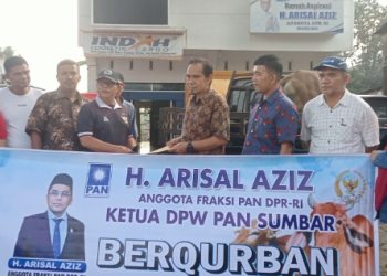 Arisal Aziz Salurkan Sapi Kurban Idul Adha 2025 Lewat Rumah Aspirasi dan DPD PAN Pasaman Barat