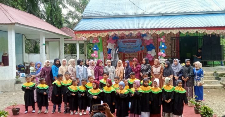 TK Abdul Majid Nagari Aia Gadang Wisuda Sebanyak 24 Murid