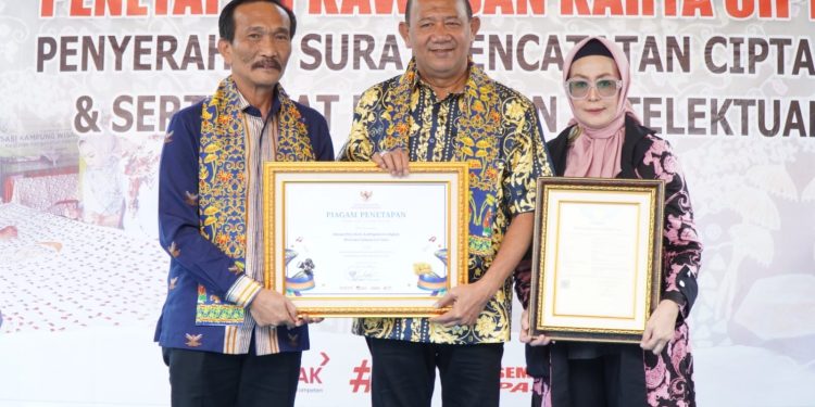 Syah Afandin Terima Sertifikat KIK, Kampung Batik Brandan Resmi Jadi Kawasan Karya Cipta