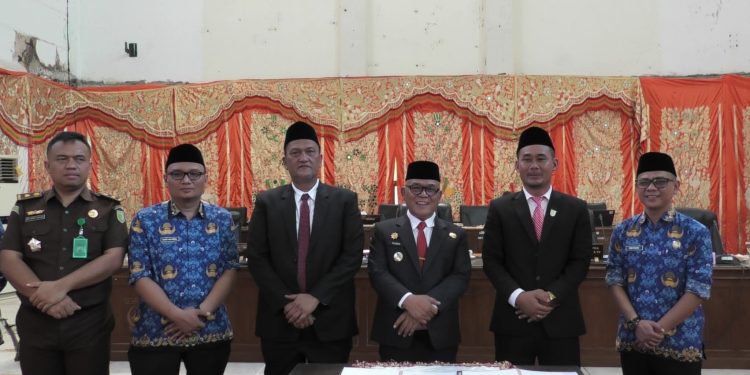 DPRD Pasbar Gelar Paripurna Penyampaian Laporan Banggar Tentang Pertanggungjawaban Pelaksanaan APBD Tahun 2024