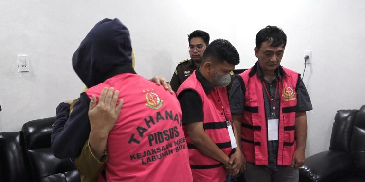 3 Tersangka Kasus Korupsi Renovasi Gedung Puskesmas Teluk Sentosa Panai Hulu Ditahan