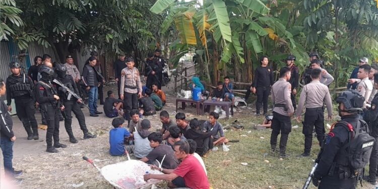 Penjarahan Massal di Pabrik Legendaris Medan! 30 Orang Ditangkap, Polisi Nyaris Bentrok dengan Warga
